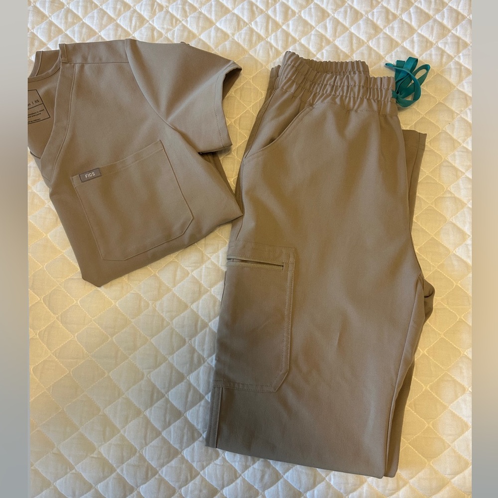FIGS Boulder Scrub Set